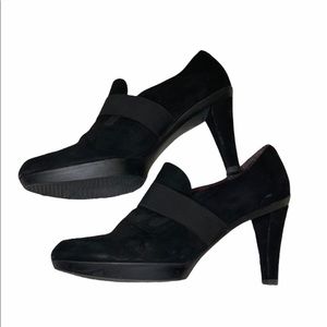 Stuart weitzman suede heels